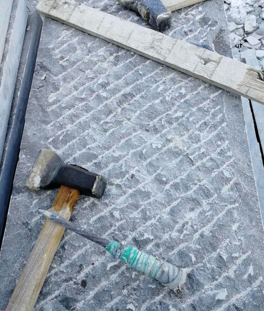 青石板材厂家各种规格的青石板錾道面 粗凿面青石板 细凿面青石板 手凿面青石板批发