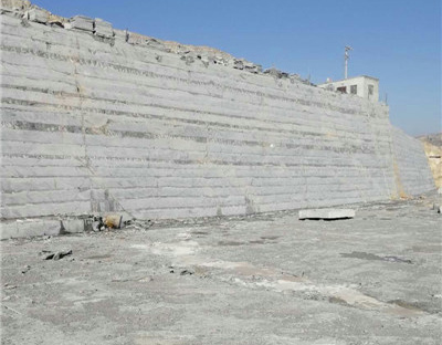 青石板 嘉祥青石板材多少钱一个平方?青石板錾道面价格