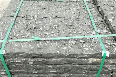 公园人行道地铺青石板 户外园林铺路青石板材 铺装整齐美观